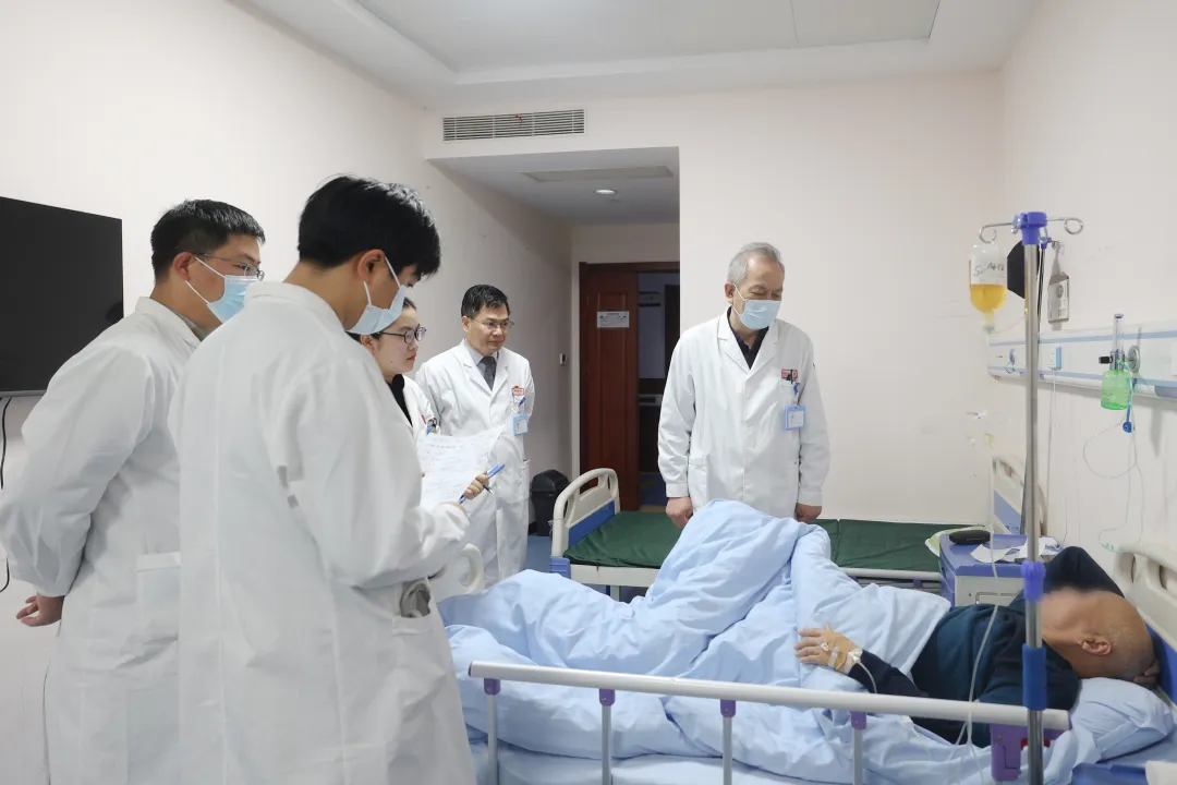 细致查房 · 深度会诊 | 西安附医中医医院疼痛科杨建辉教授纪实