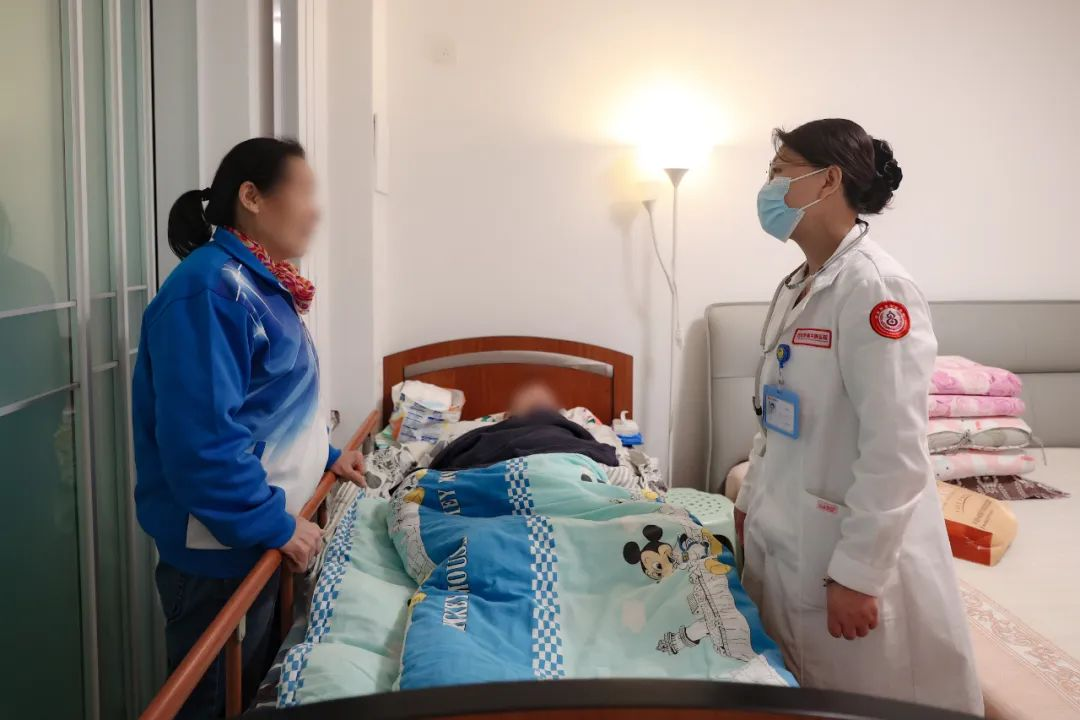 西安附医中医医院、医养结合养老中心受邀开展“入户送医”行动，为利君西社区特殊群体筑牢健康屏障