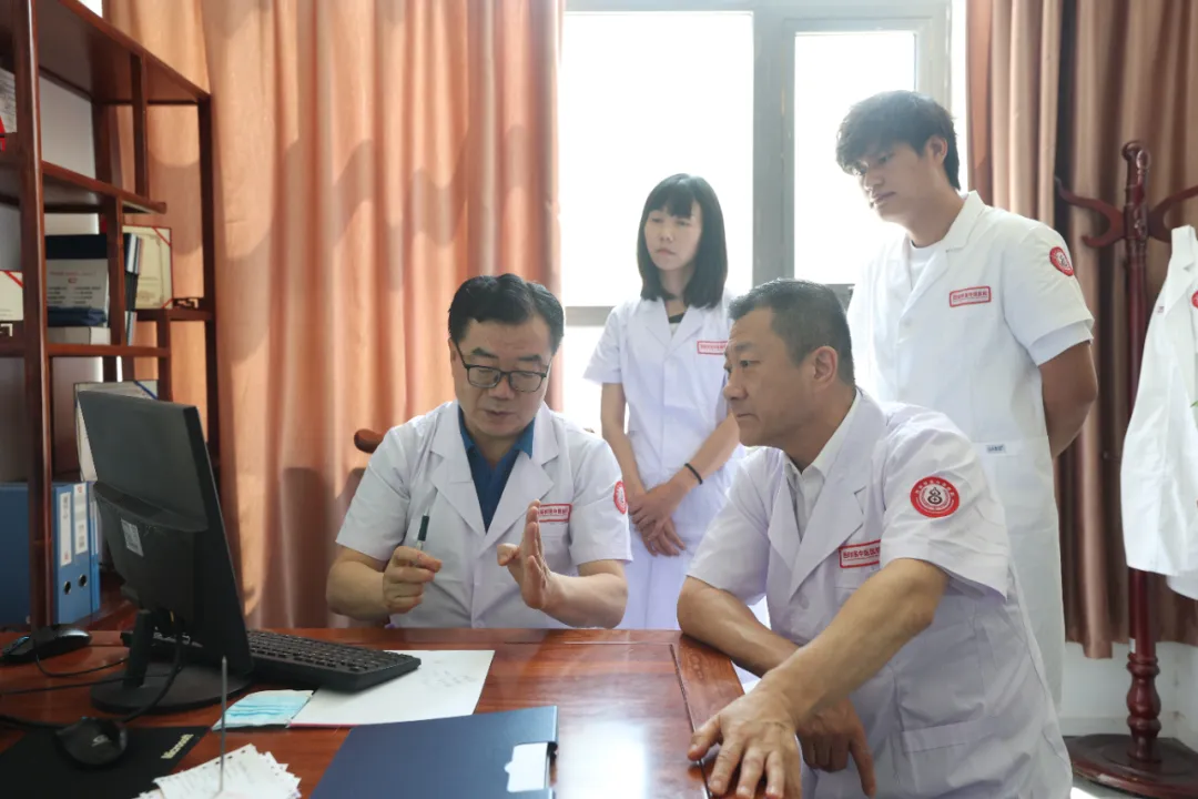 夏天穿凉鞋怕露