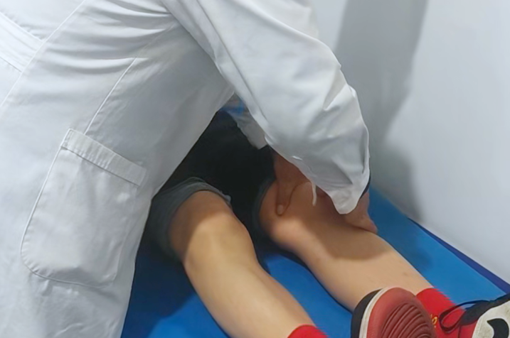 名医亲诊暖人心——原第四军医大学风湿骨病闫毅教授莅临我院会诊活动圆满落幕